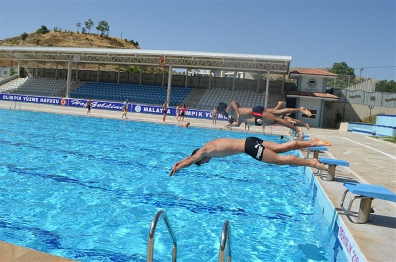 Olimpik Açık Yüzme Havuzunun Yaz Boyunca Halka Açık Gün ve Saatleri 