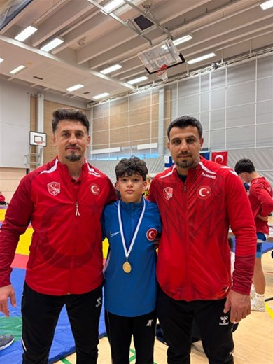 MALATYALI GÜREŞÇİLERDEN FİNLANDİYA’DA BÜYÜK BAŞARI