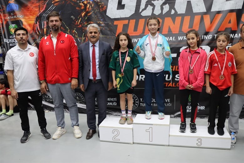 Malatya’da Uluslararası Güreş Turnuvası Coşkuyla Tamamlandı