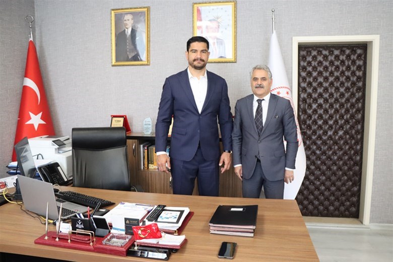Türkiye Güreş Federasyonu Başkanı Taha Akgül’den İl Müdürü Ebu Bekir Kayhan’a Ziyaret